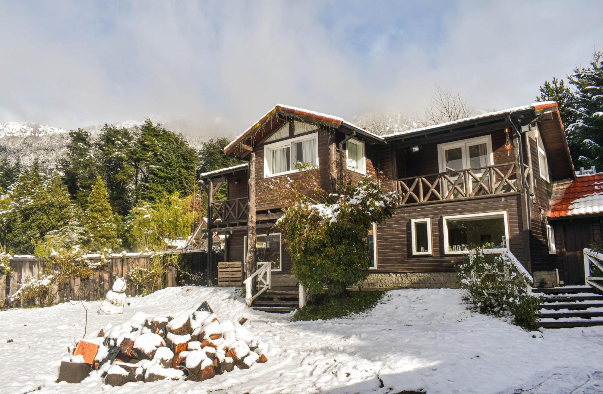 Indomito Hostel San Carlos de Bariloche Esterno foto